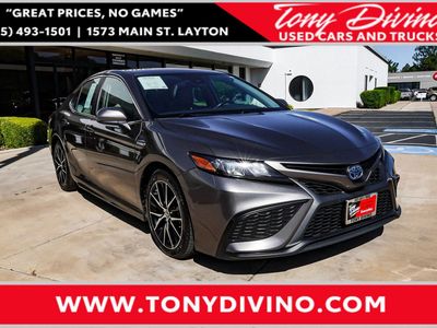 2021 Toyota Camry Hybrid SE