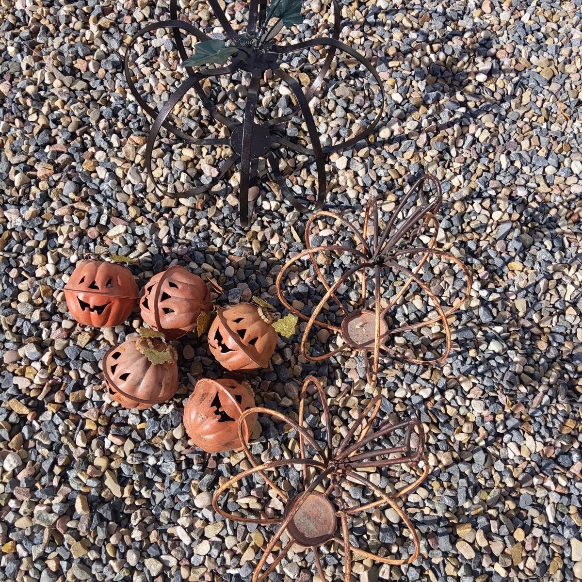 Rustic Metal Fall and Halloween Decor