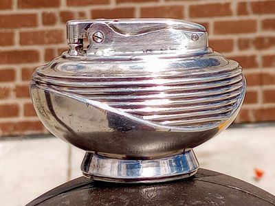 Vintage Ronson Lotus table lighter