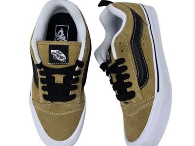 NEW Vans Knu Skool Suede Lace Up Low Top Sneakers Women's 8