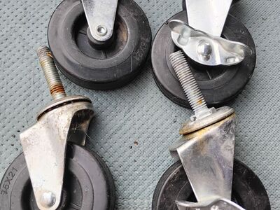 All kinds of different sizes sets of castor wheels