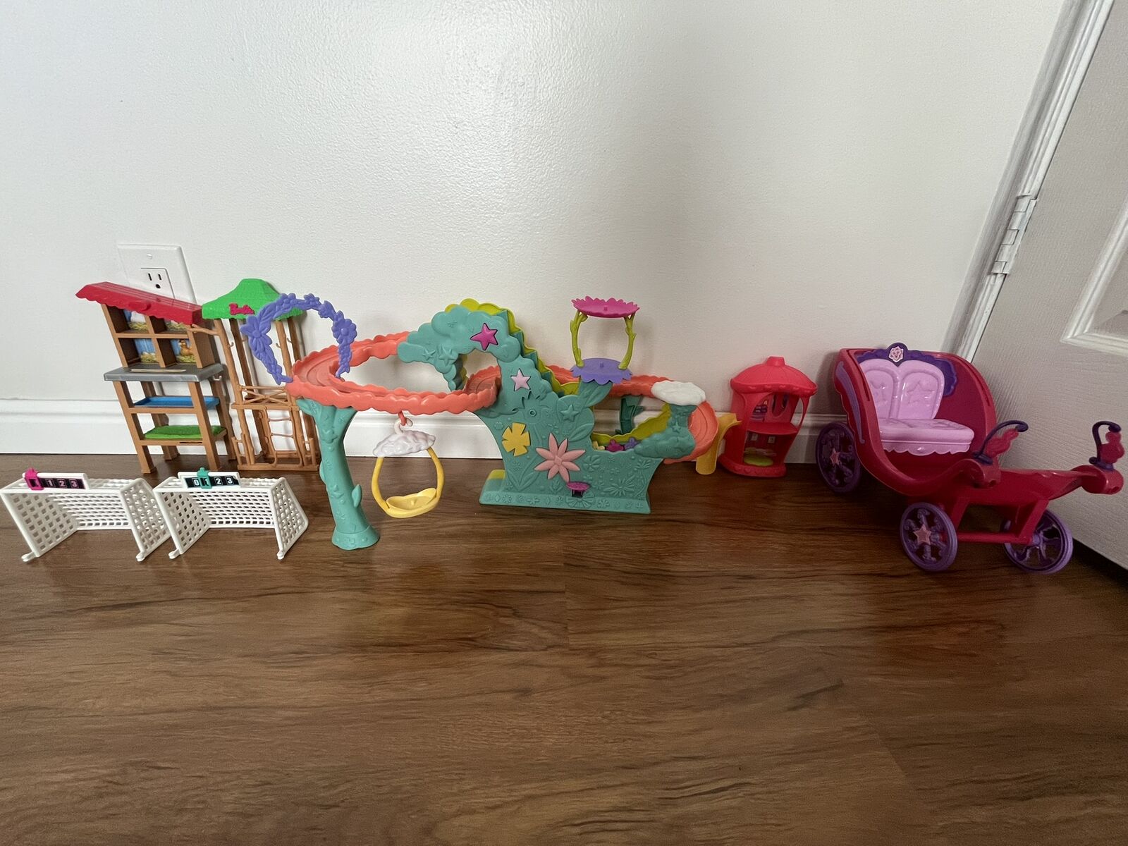 Miscellaneous Doll Furniture Lot