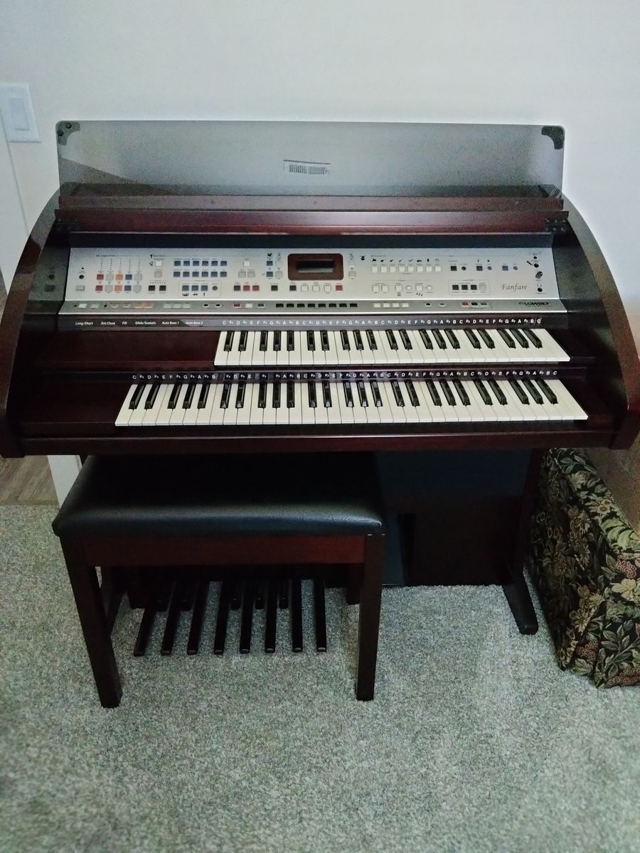 Lowery Organ
