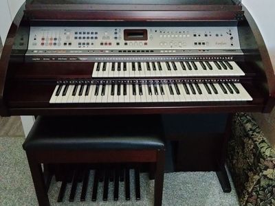 Lowery Organ