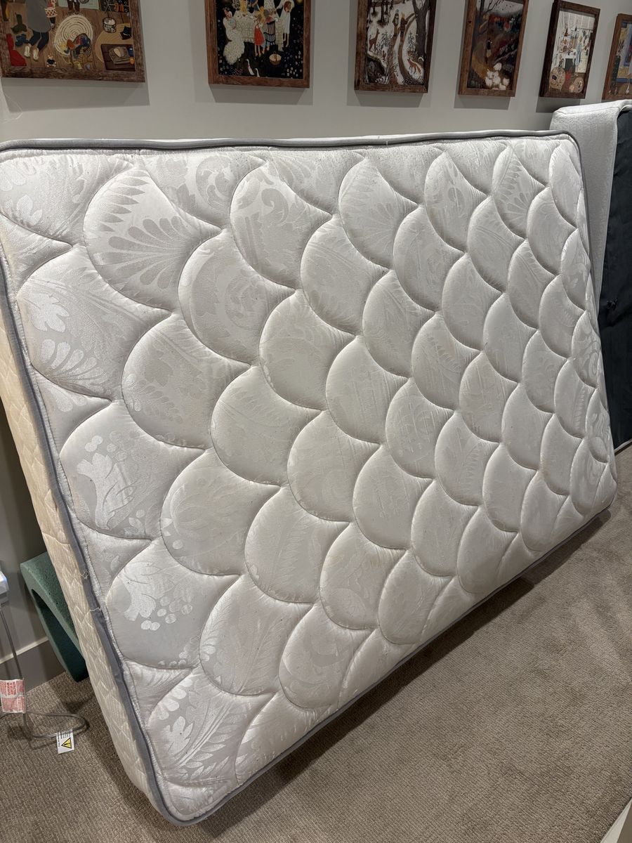 Free full sized mattress and foam topper