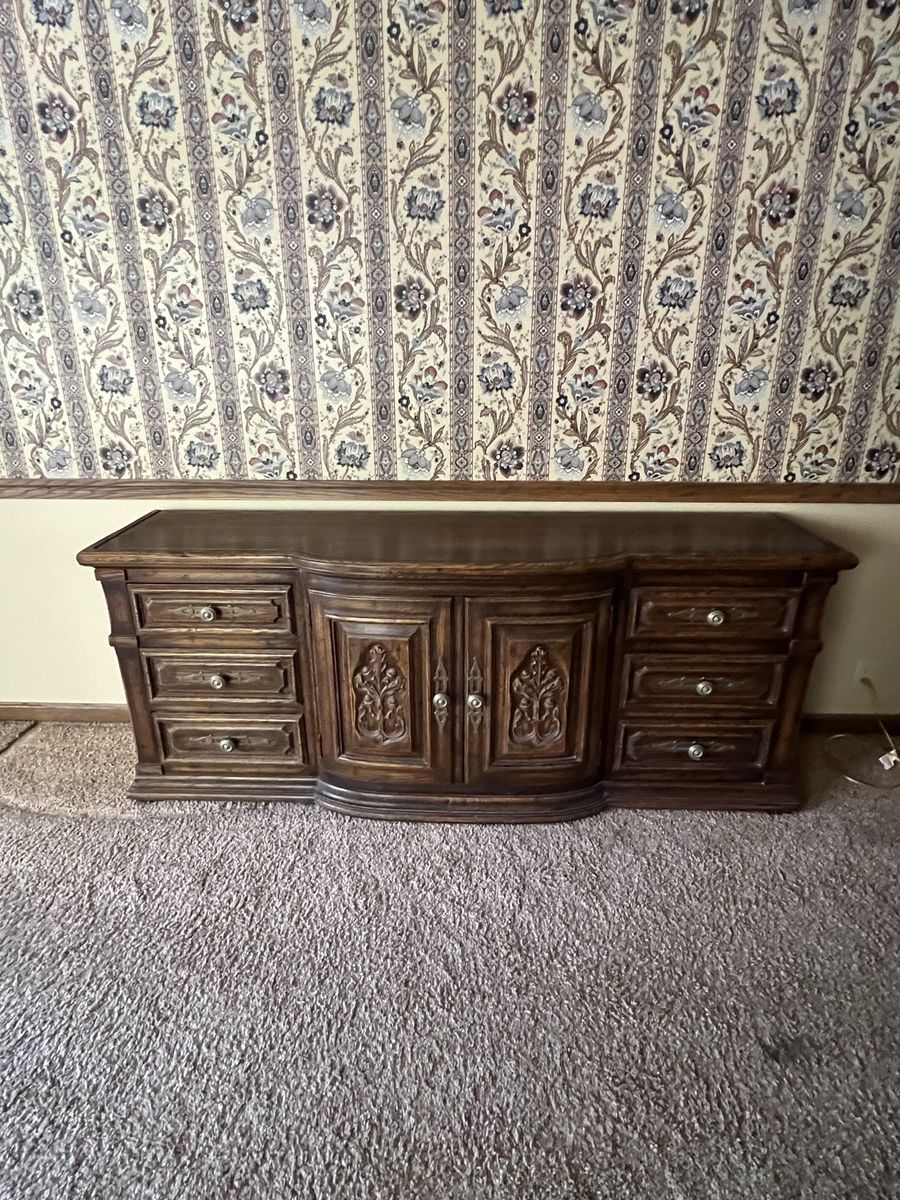 NEED GONE ASAP Vintage Solid Oak Triple Dresser with Hidden Center Drawers