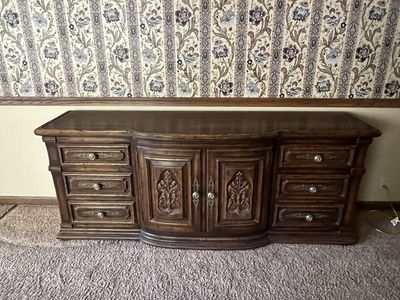 NEED GONE ASAP Vintage Solid Oak Triple Dresser with Hidden Center Drawers