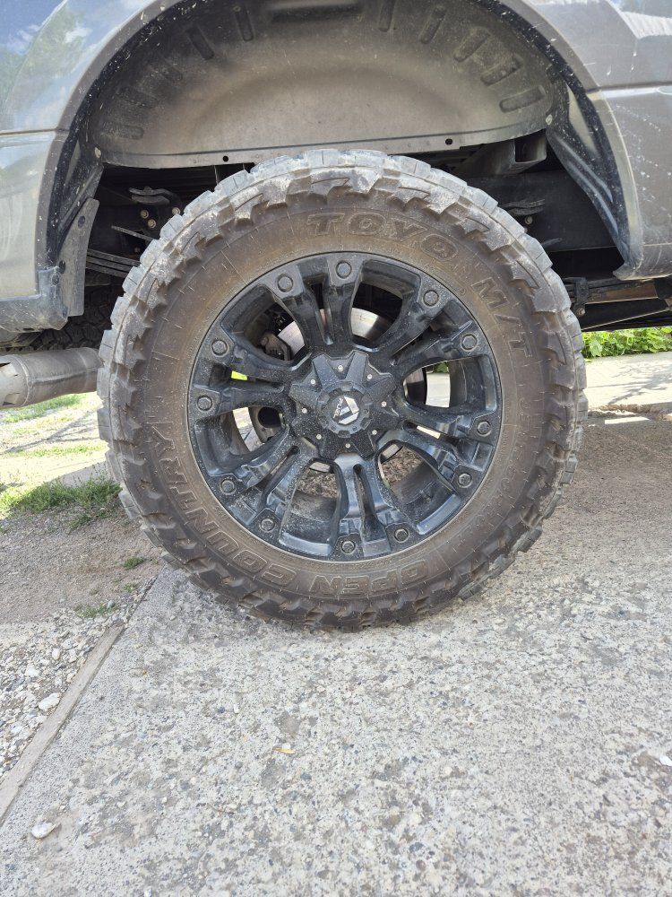 Fuel Wheels & Toyo Open Country M/T Truck Tires - Set of 4 (Used) 35X12.50x20 8 Lug (have paperwork 15000 miles)