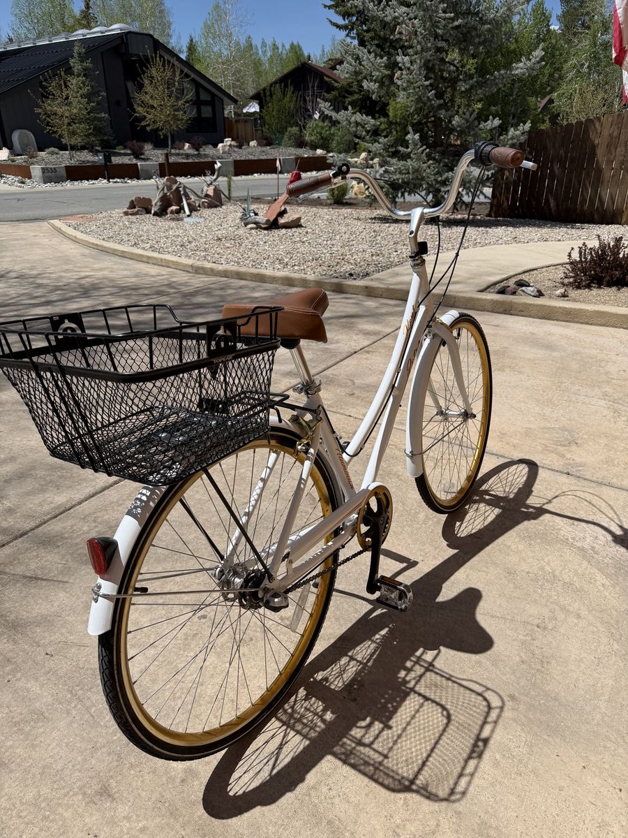 Woman's bicycle, 26 inch Kent Retro