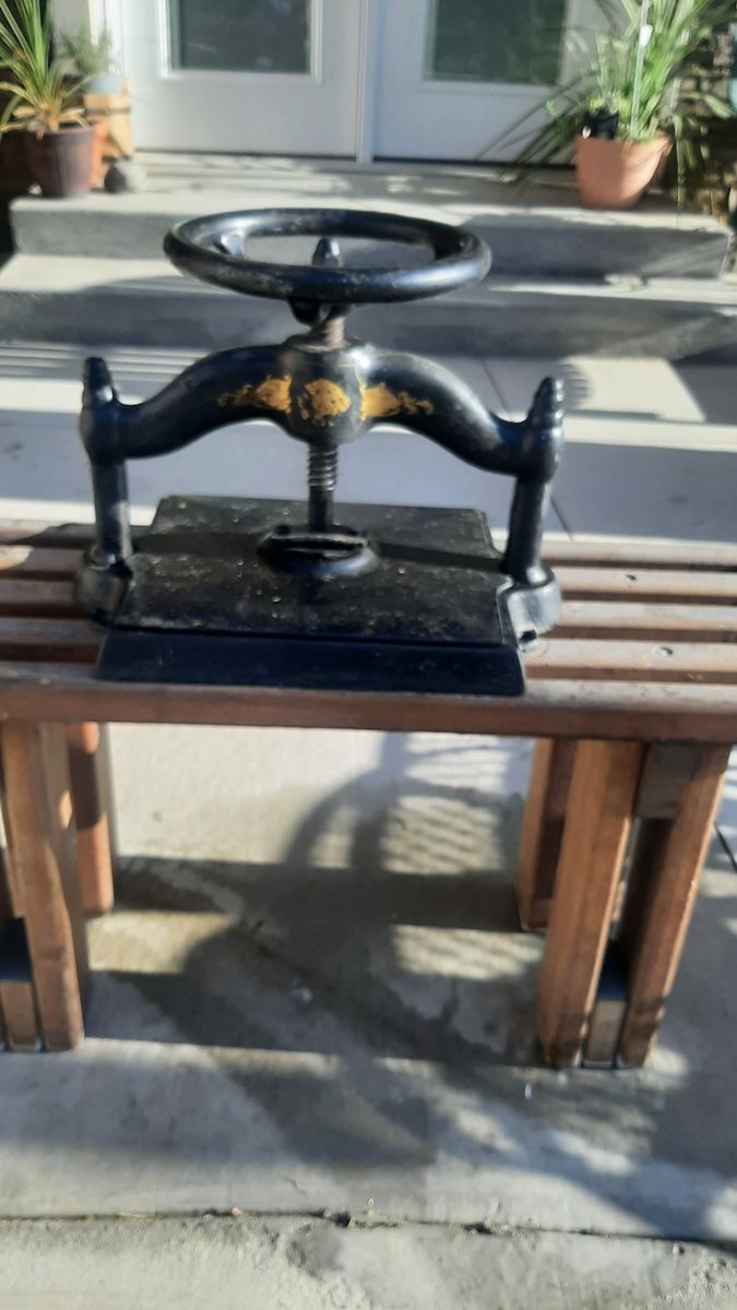 Book press
