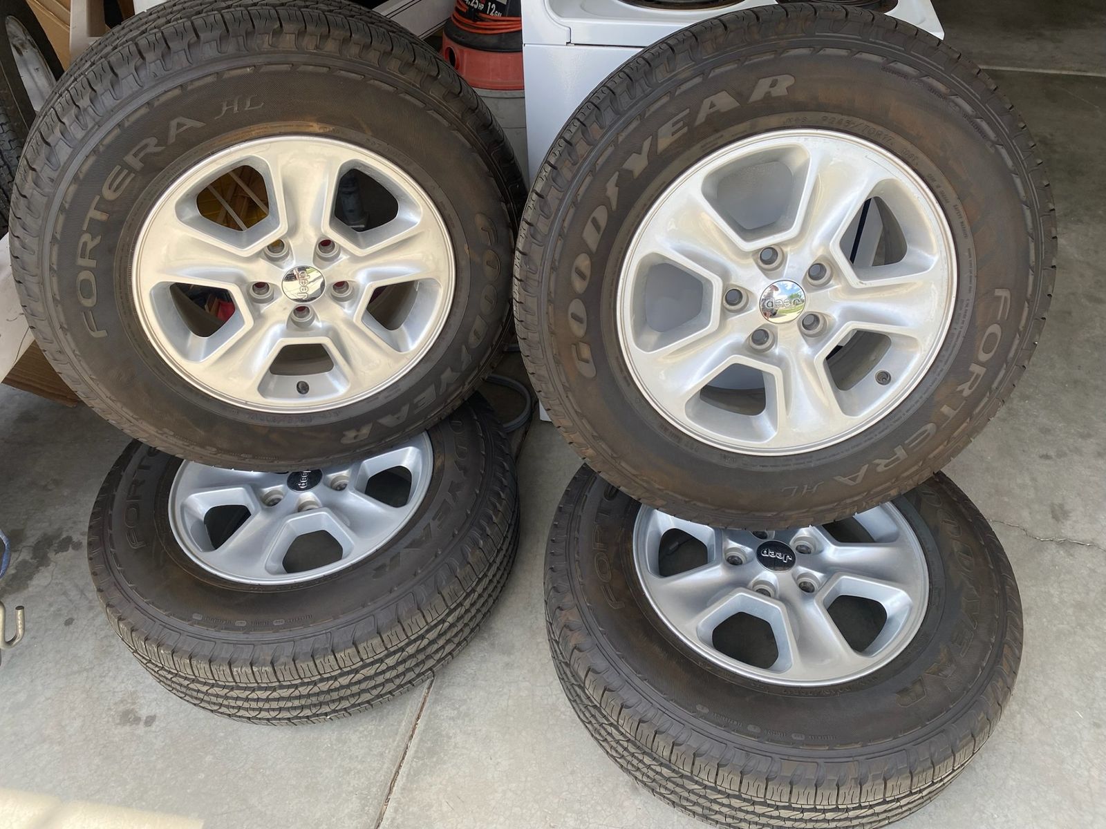 JEEP GRAND CHEROKEE TIRES/RIMS