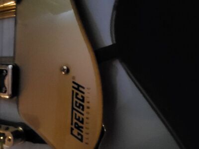 Falcon Gretsch guitar with case