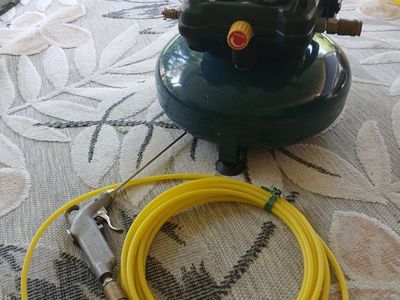Used TNT Tools Stage 19210151 Air Compressor w/ Hose & Nozzle