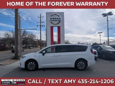 2023 Chrysler Pacifica Plug-In Hybrid Touring L