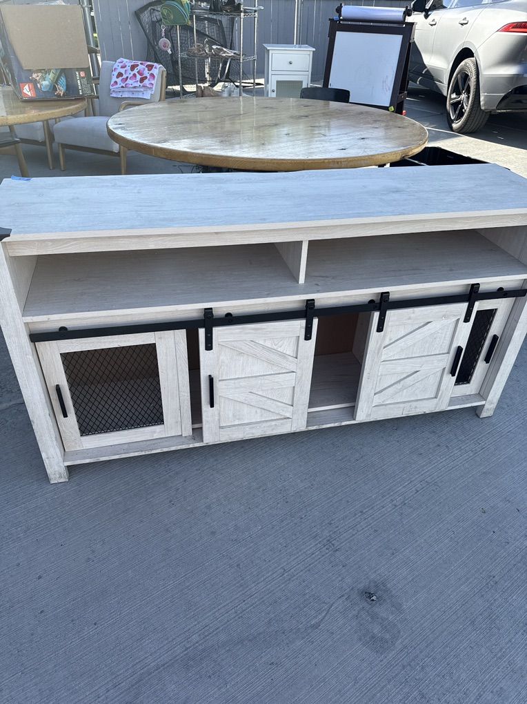 Hutch Console/cabinet
