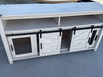 Hutch Console/cabinet