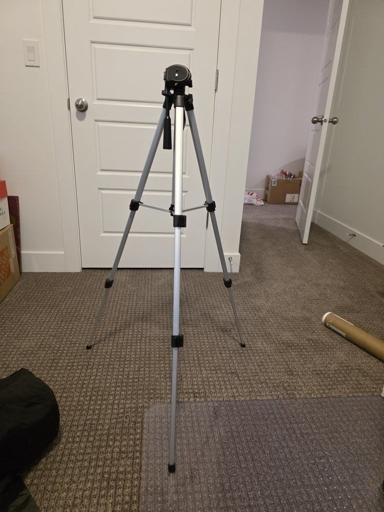 Adjustable Lightweight Camera Tripod with Carrying Bag