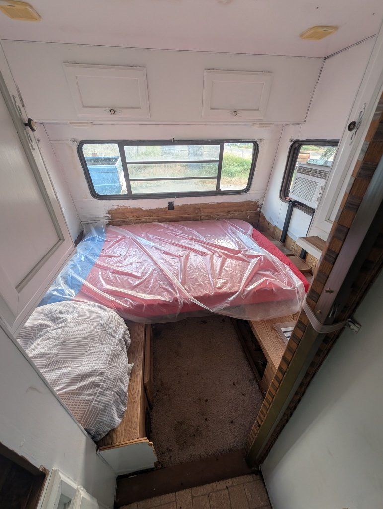 Main image 6