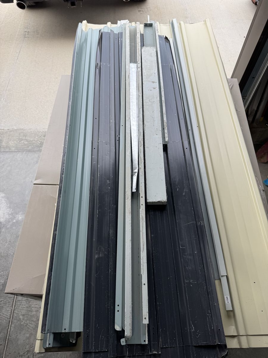 Metal building sheets (14) plus extra pieces