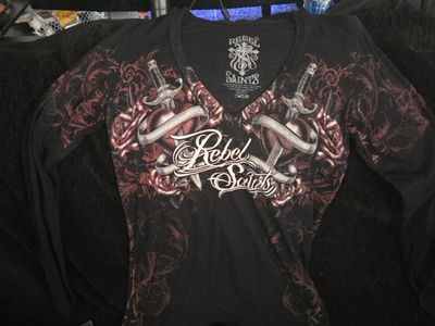 Rebel Saints Women's XL Long Sleeve V-Neck Graphic Top