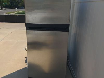Whirlpool Stainless Steel Top-Freezer Refrigerator