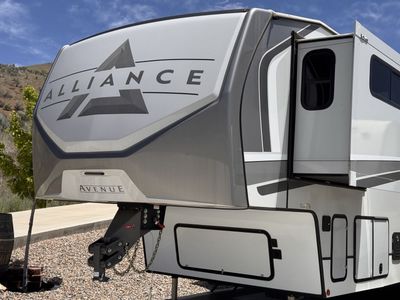 Like New 2024 Alliance Rv Avenue 38 DBL