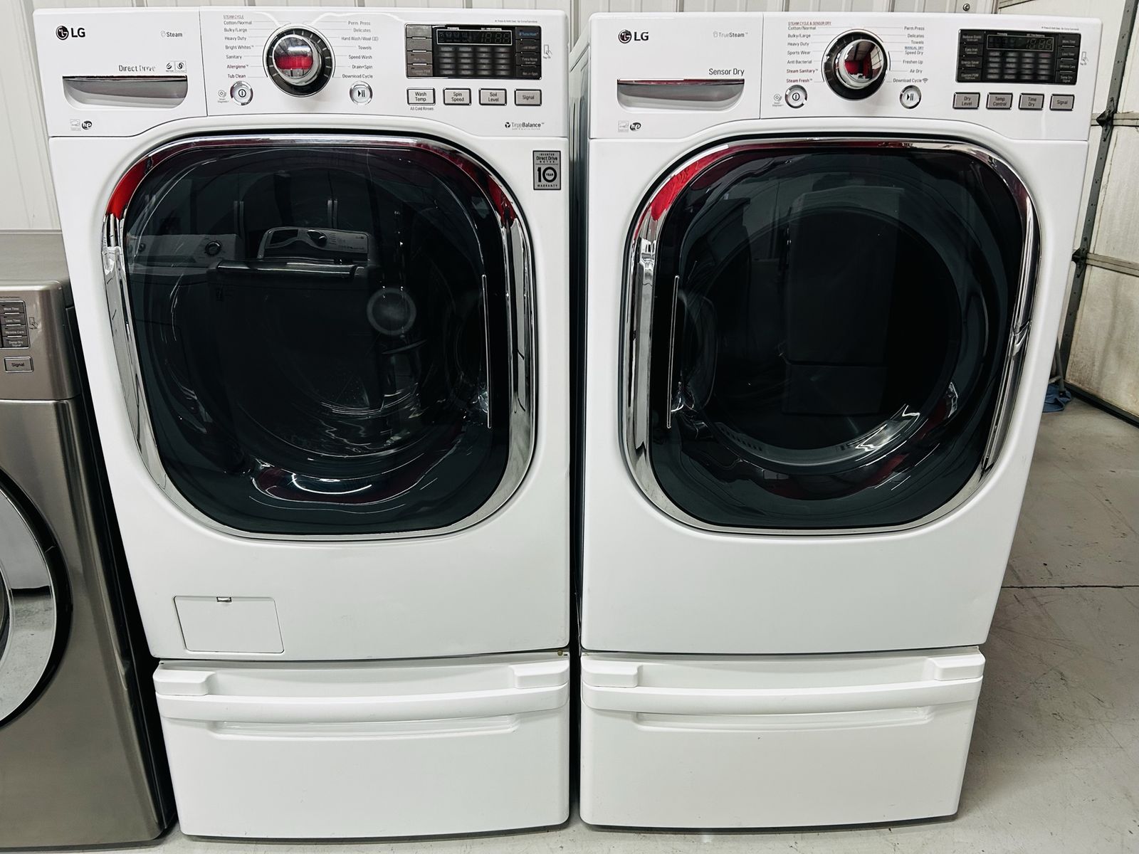 Lg Steam Electric Front Load Set With Pedestals