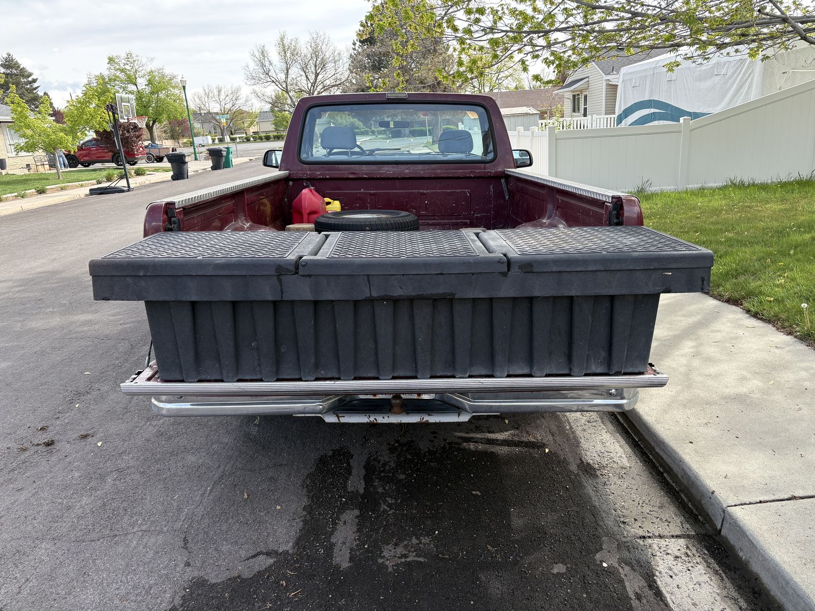 Pick up truck, full-size saddle toolbox