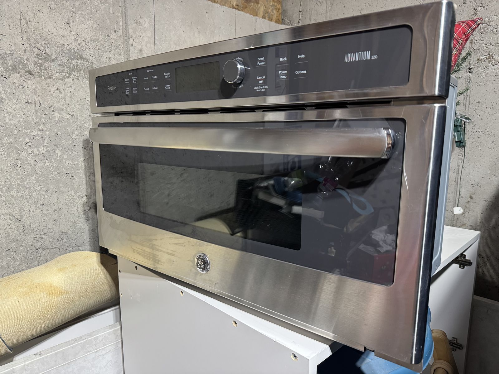 GE Profile 30 Advantum Wall Oven