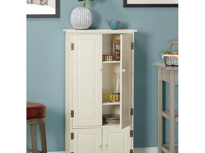 Storage cabinet with shelves
