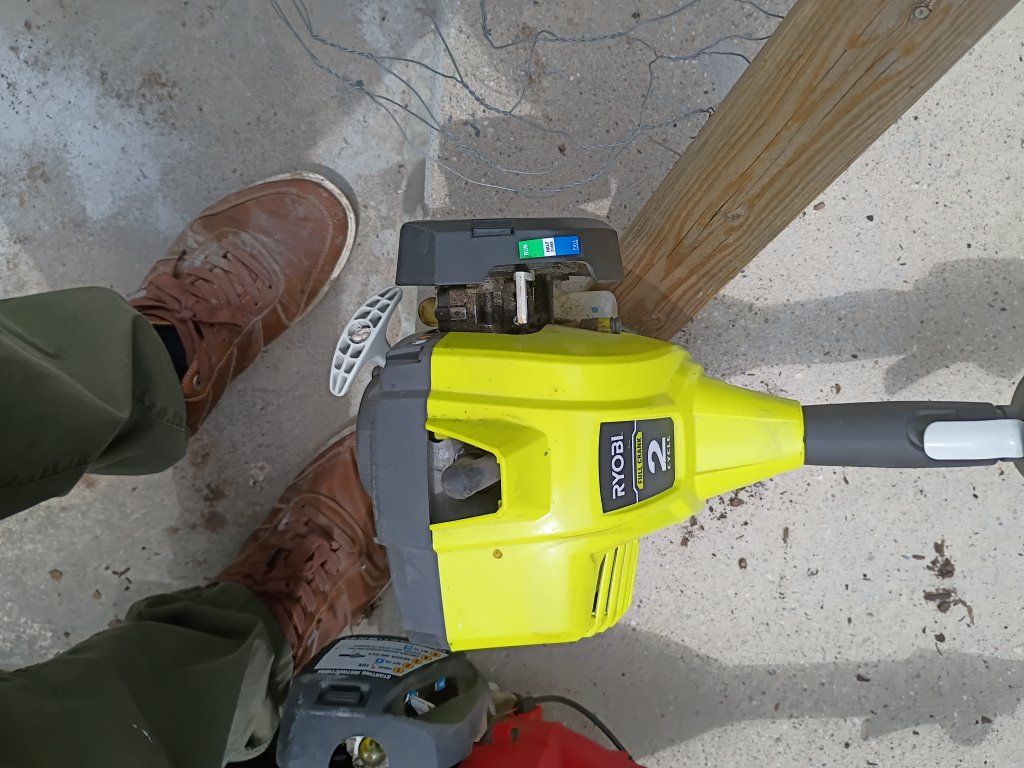Ryobi Gas lawn trimmer