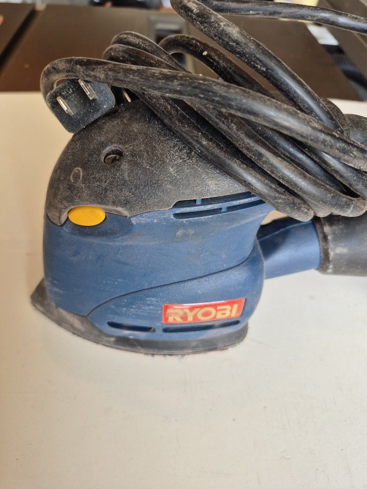Ryobi CFS1501 5.5-Inch Corded Corner Cat Finishing Sander