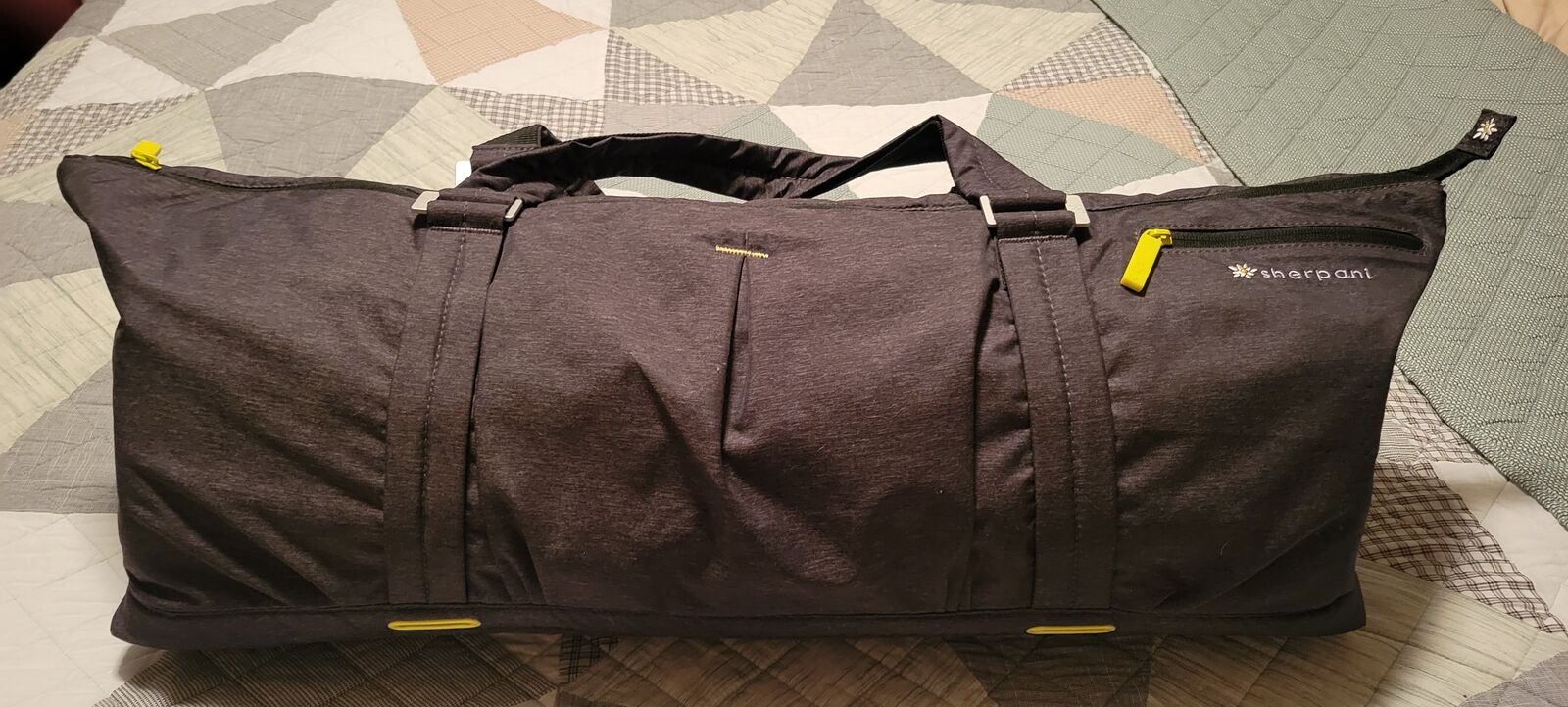 NEW Sherpani Yoga Tote grey with plum yoga mat exercise