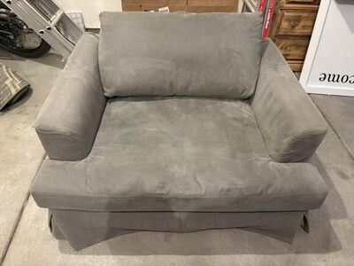loveseat