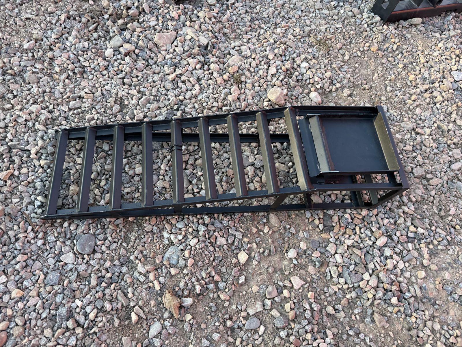 Single metal car or truck ramp