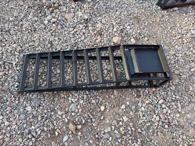 Single metal car or truck ramp