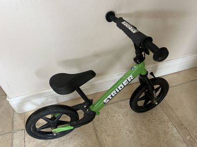 Cool Hut Green, strider balance Bike