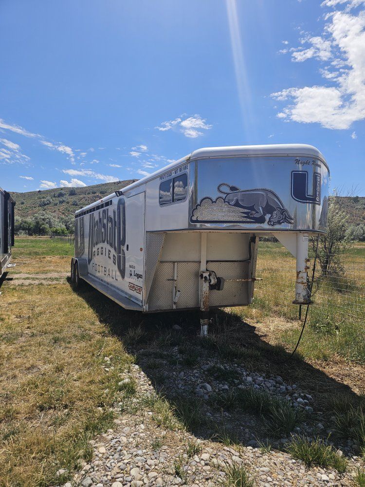 2003 24ft Logan Coach