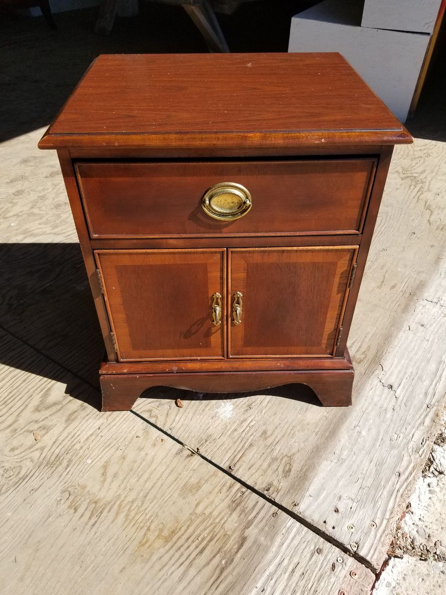 Beautiful Night Stands $35 each or 2 for $60