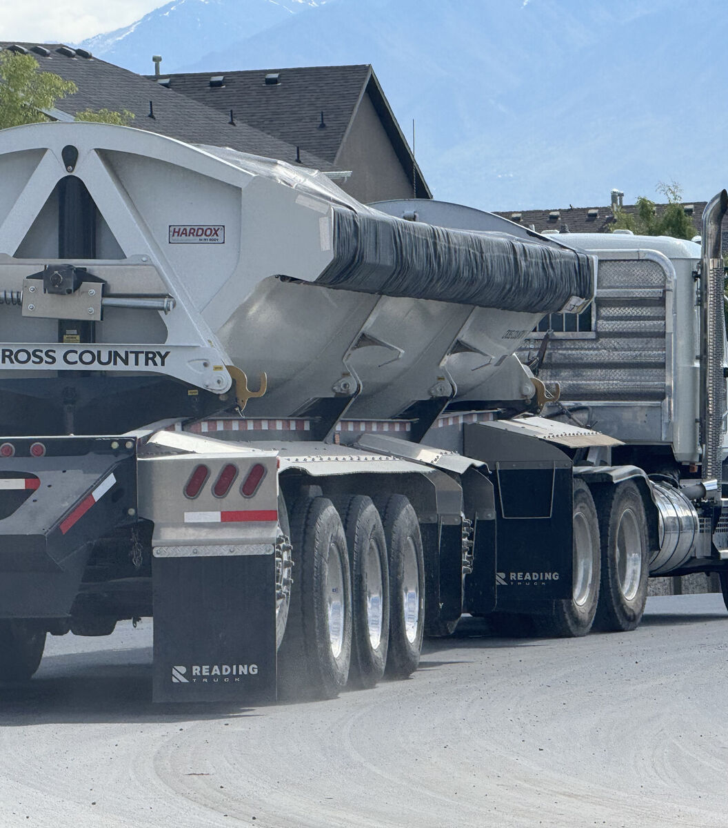 2025 Cross Country 5-Axle Side Dump – Dual Drop Axles – Hardox – Low Usage – Premium Specs