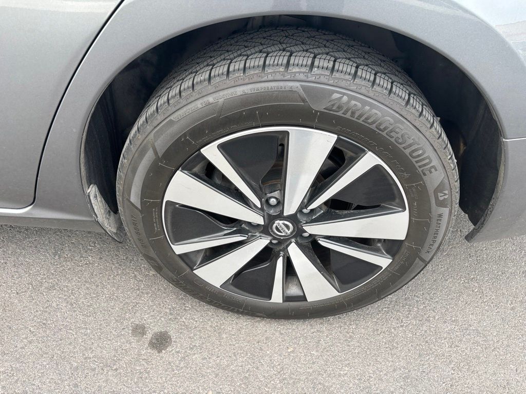 Main image 3