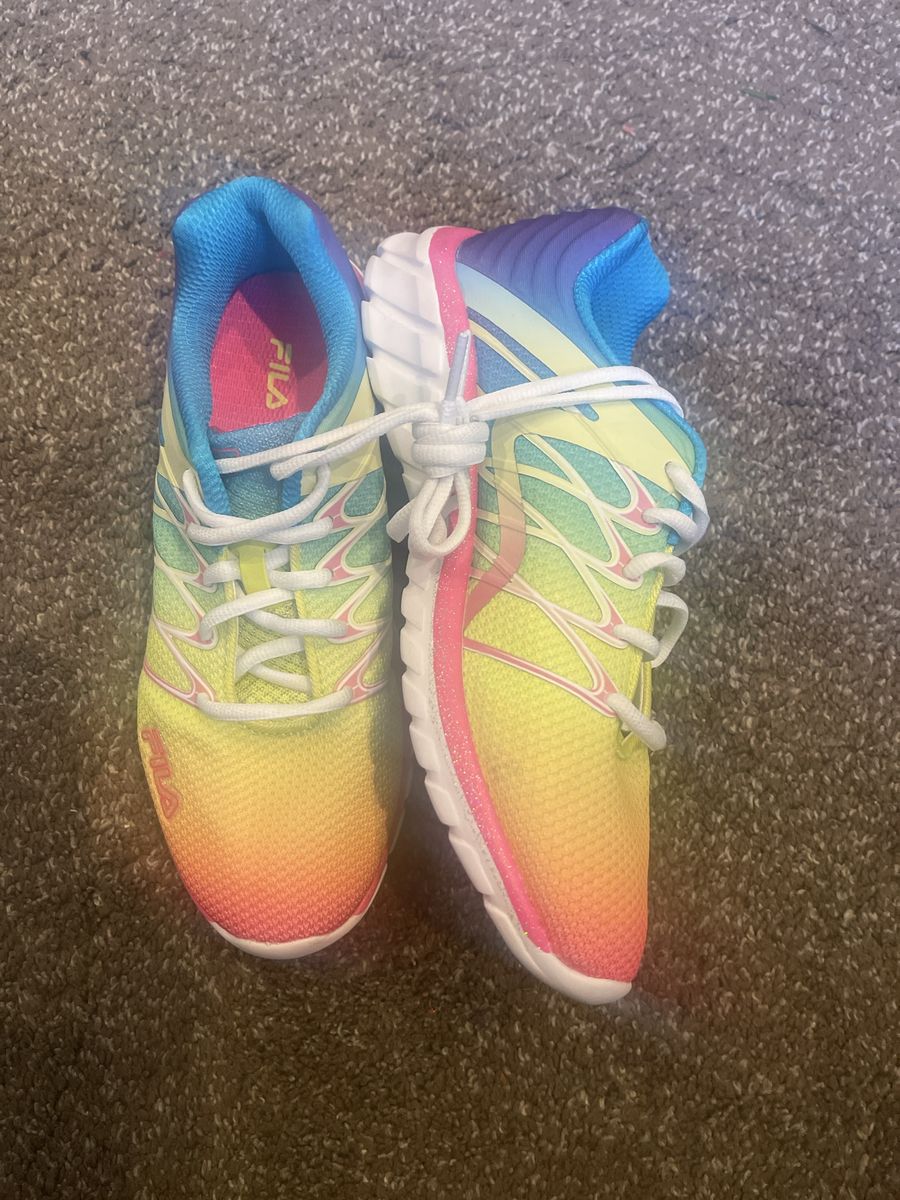 Fila Women's Size 6 Rainbow Gradient Athletic Shoes Lightweight Running Sneakers