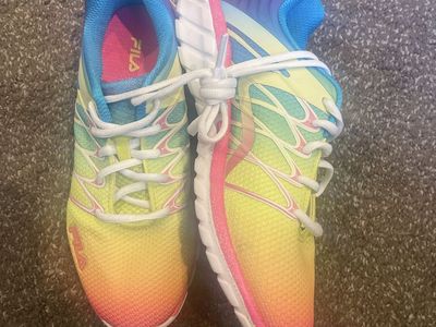 Fila Women's Size 6 Rainbow Gradient Athletic Shoes Lightweight Running Sneakers