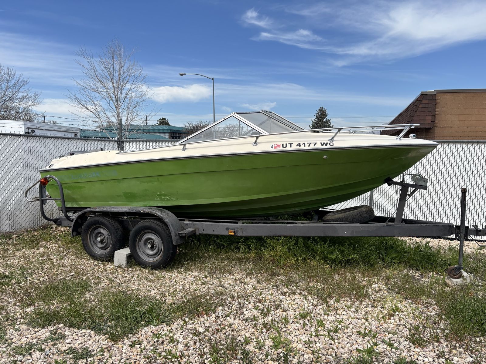 1977 Reinell 19' Boat W/ 200 HP Motor