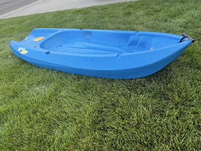 Lifetime Youth Kayak Wave 6 ft Sit-On-Top with Paddle