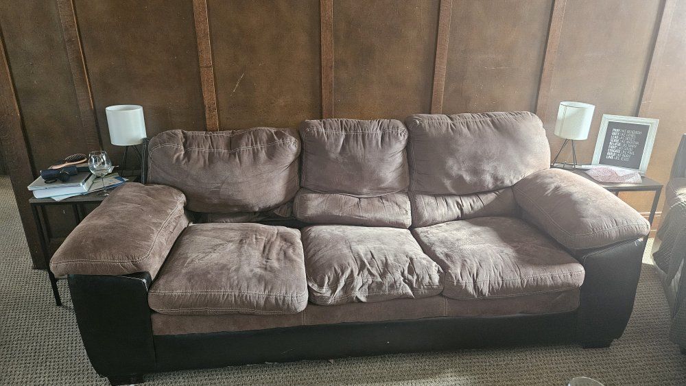 Cozy Brown Sofa and Armchair with Storage Ottoman - Perfect for Relaxing & Organizing