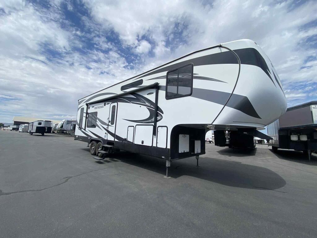 Used 2019 Genesis Supreme 34 GSXL