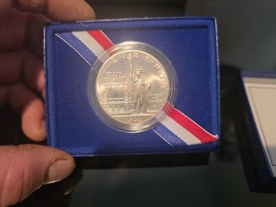 1986 liberty silver dollar