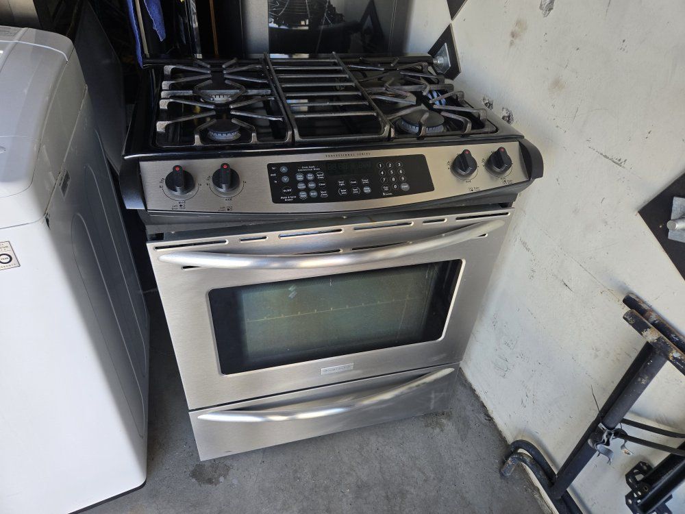 Frigidaire Professional Gas Range Stainless Steel 448331
