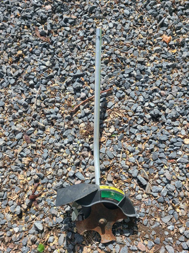 Universal edger attachment